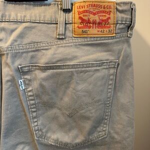 Levi's Relaxed Khaki Jeans